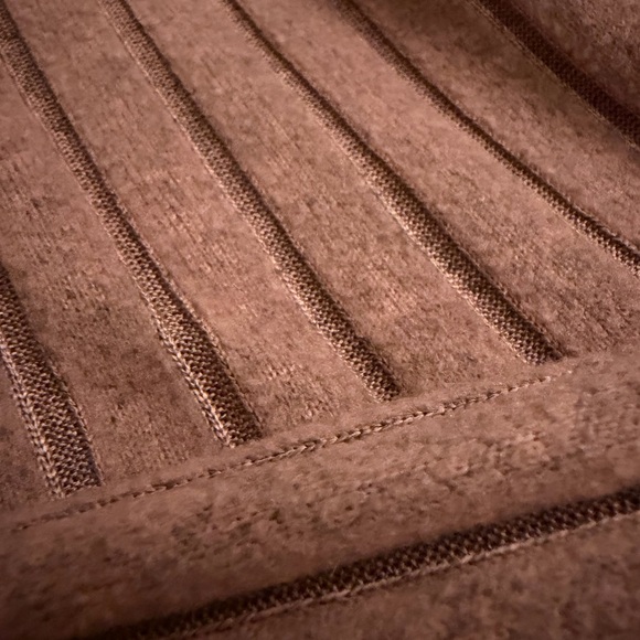 Women's Ribbed Mauve Robe - Picture 4 of 5